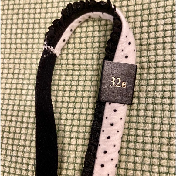 NEW Victoria’s Secret 32B Body by Victoria Push-Up Bra - Picture 4 of 4